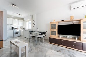 Fridge, stovetop, coffee/tea maker, electric kettle