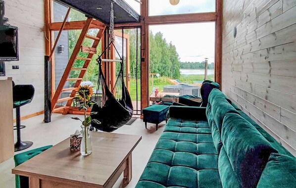 TV - Pet friendly home in Swiatki (Swiatki)