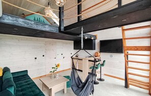 TV - Pet friendly home in Swiatki (Swiatki)