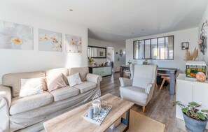 TV, lareira, aparelho de som