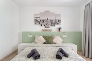 2 bedrooms, iron/ironing board, free WiFi, bed sheets