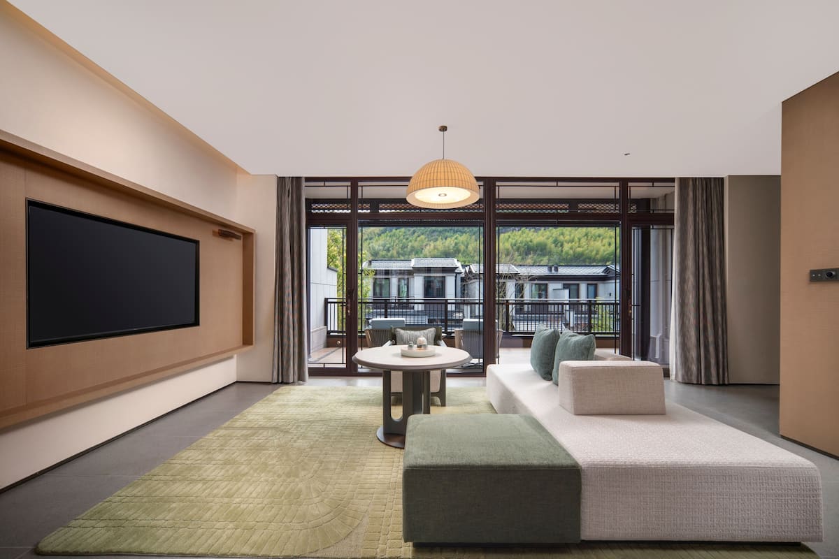 1 King 1 Bedroom Duplex Suite | 1 bedroom, down comforters, free WiFi, bed sheets