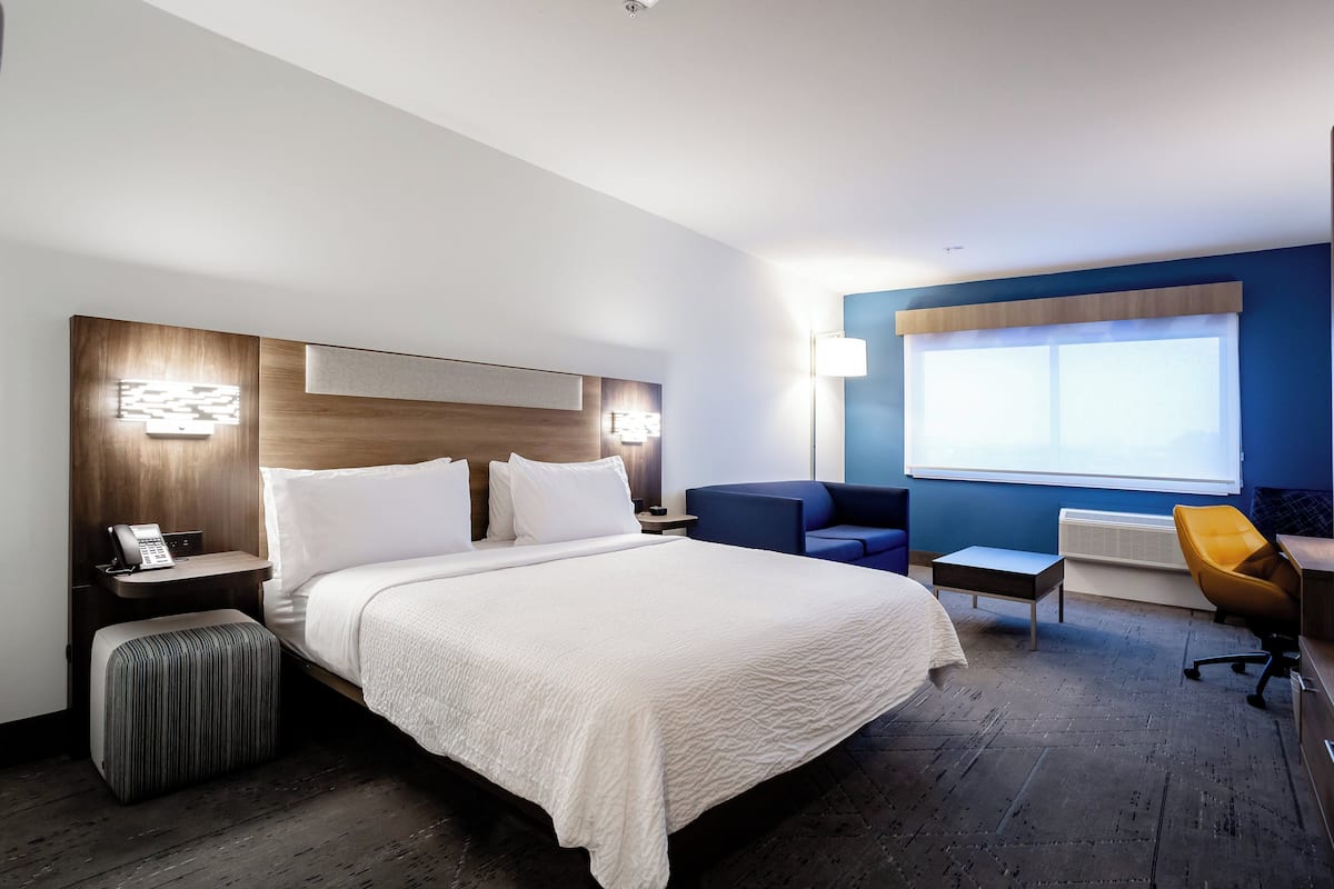 1 quarto, Wi-Fi de cortesia, roupa de cama