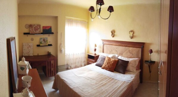 2 bedrooms, iron/ironing board, bed sheets