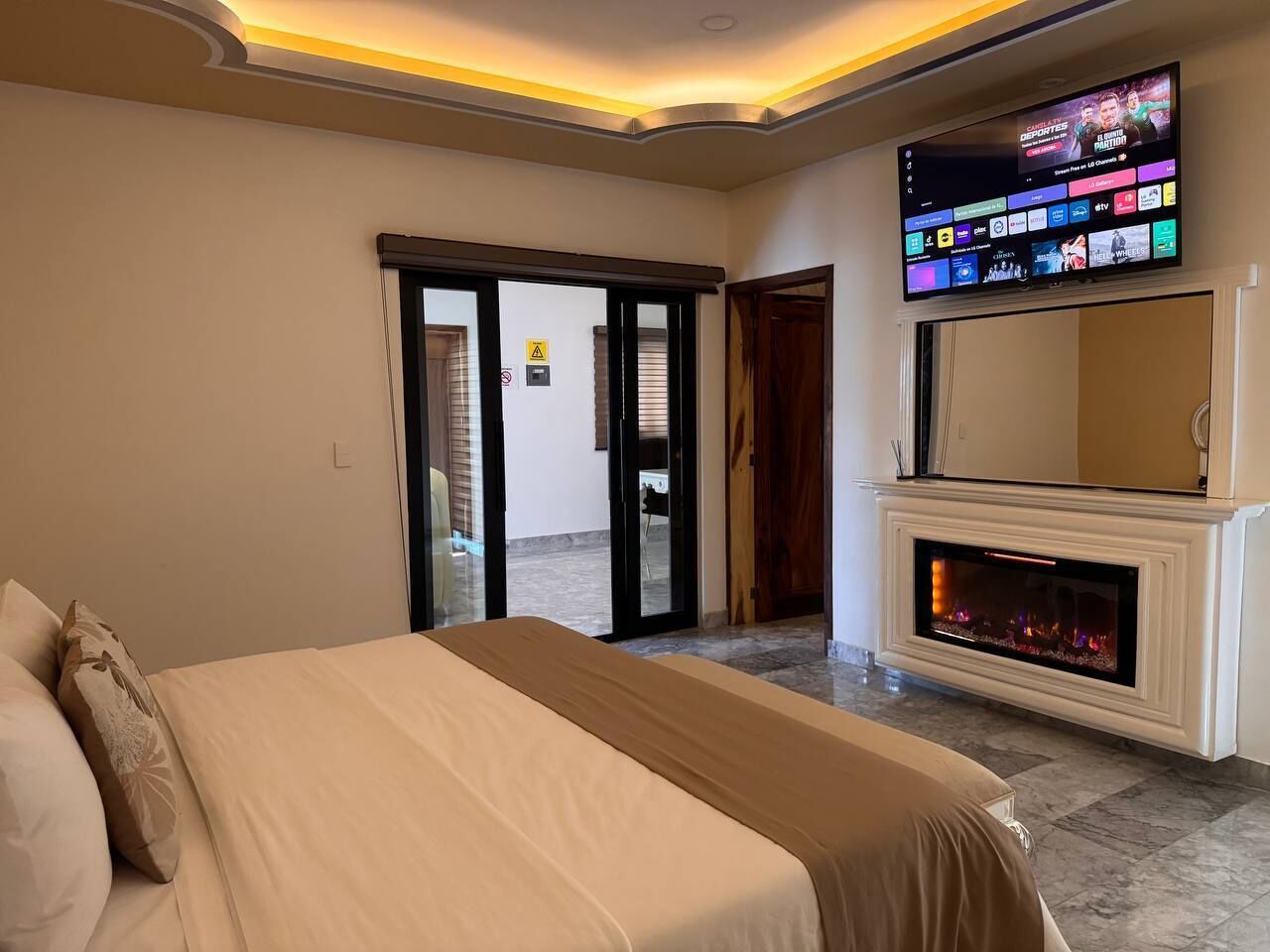 Luxury Room | In-room safe, blackout drapes, free WiFi