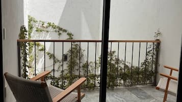 Business Suite, City View | In-room safe, desk, blackout drapes, free WiFi