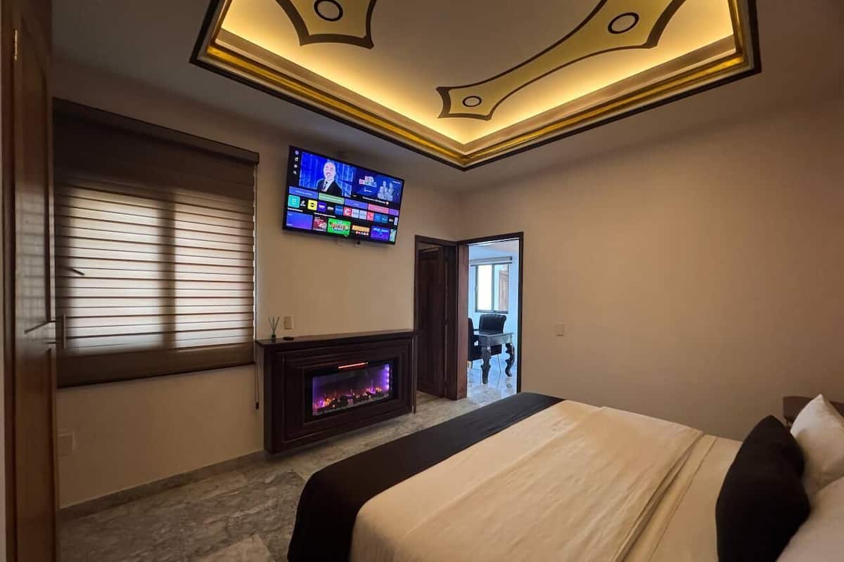 Junior Suite | Premium bedding, down comforters, Select Comfort beds, in-room safe
