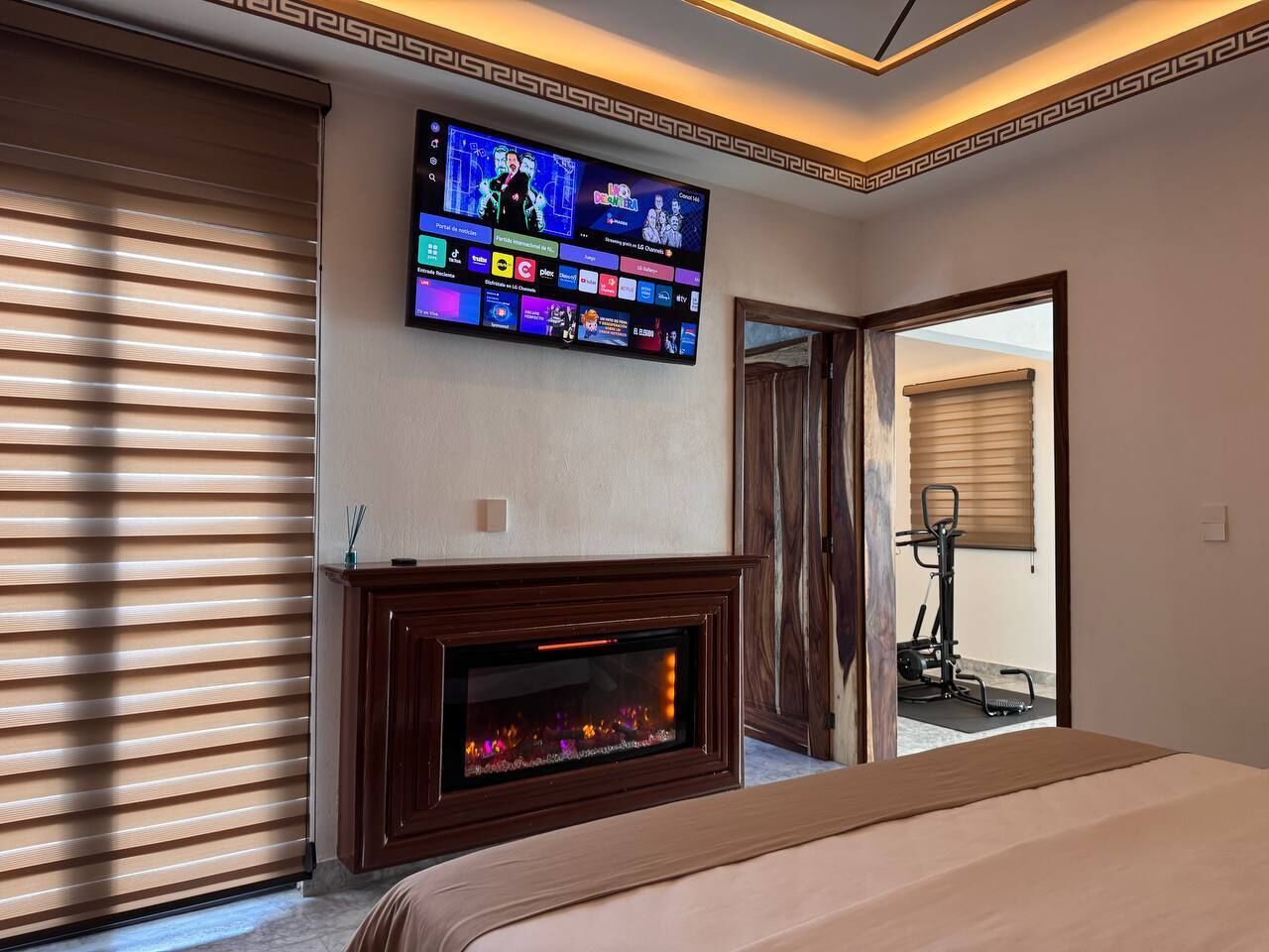 Business Suite, City View