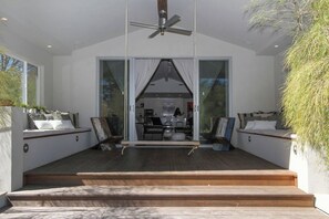 4 bedrooms, iron/ironing board, travel cot, free WiFi - Wine Country Gem | Pool | Hot tub | BBQ (Healdsburg)