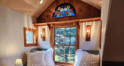 Acadia Lobsterman's Farmhouse & Cottage