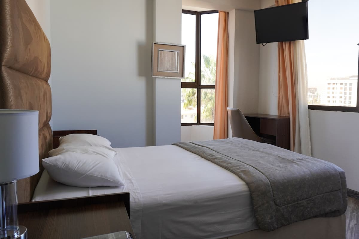 Deluxe Double Room | Free WiFi, bed sheets