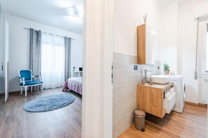 2 dormitoris, planxa i posts de planxar, wifi gratuïta i roba de llit