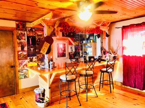 Bar (in der Unterkunft)