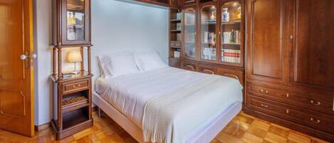 3 soverom, strykejern/-brett, wi-fi (inkludert) og sengetøy