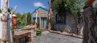 Holiday Home 'Cantinho Do Bairro Alto' with Private Terrace, Wi-Fi and Air Conditioning