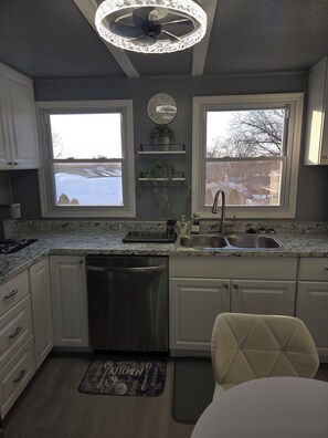 Fridge, microwave, oven, stovetop - Charming & Cozy 1-bedroom apartment newly renovated in Linthicum Heights. (Linthicum Heights)