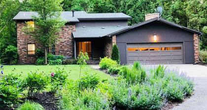 Secluded Riverfront Getaway