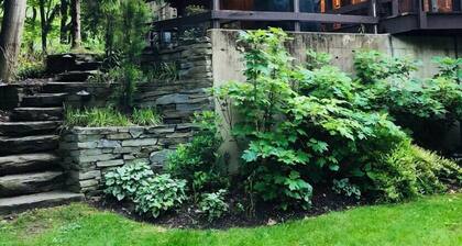 Secluded Riverfront Getaway