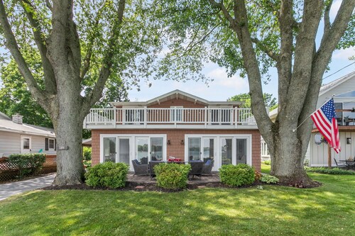 Hutchins Lake Retreat