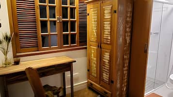 Miljøvennlige toalettsaker, hårføner og håndklær