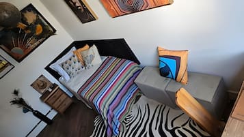 1 soverom, strykejern/-brett, internettilgang og sengetøy