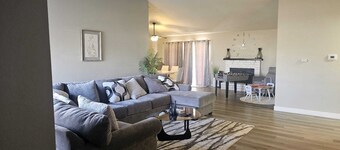 Spacious 4-bedroom house with WiFi, AC in welcoming Moreno Valley