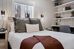 3 多间卧室、办公桌、熨斗/熨衣板、旅行婴儿床