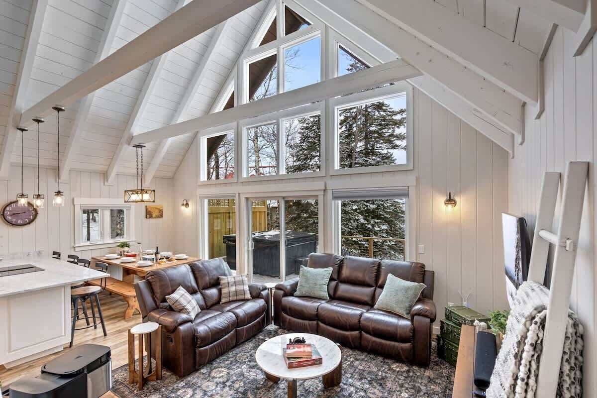 Smart TV, futbolito y oficina 