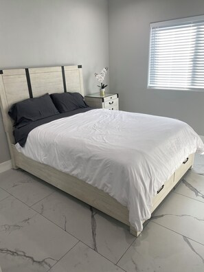 3 bedrooms, iron/ironing board, WiFi, bed sheets -  New House Disney7mi/LTSaigon.5mi 3Bed 3Bath+Sofa (Midway City)