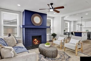 Smart TV - Optimum - Uptown Oasis (Birmingham)