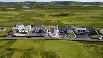 House | Golf