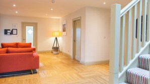Unclassified image, 5 of 11, button - Housesleeps14-parking-garden-patio-beach (Lahinch)