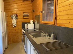 Private kitchen - 187 - Ideal chalet for 10 people in Maubuisson (MAUBUISSON)