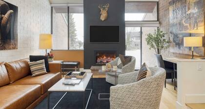 Parkside Condo by Avantstay Walk to Ski Lifts + Town Pool & Hot Tub Access