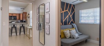 jacuzzi & games + close to dwtn, disney, & parks!
