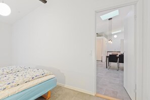 1 多间卧室、熨斗/熨衣板、WiFi、床单