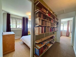 4 bedrooms, free WiFi