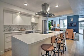 House | 3 bedrooms - Parkside Loft by Avantstay Walk to Ski Lifts Town Pool Hot Tub Access (Park City)