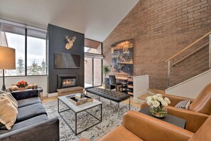 House - Parkside Loft by Avantstay Walk to Ski Lifts Town Pool Hot Tub Access (Park City)