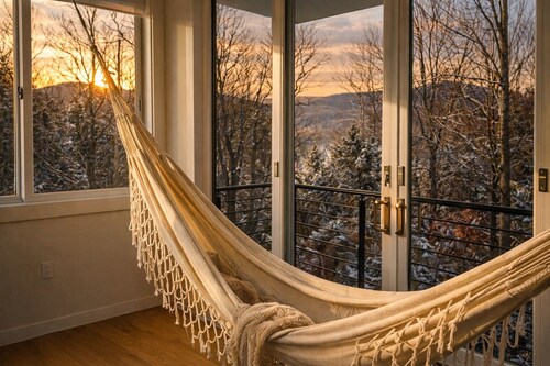 Architect-Designed Modern Home Near Hunter Mountain