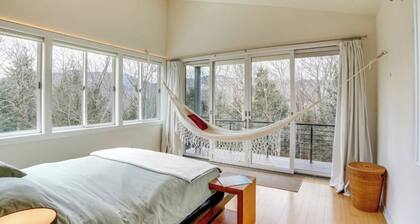 Architect-Designed Modern Home Near Hunter Mountain