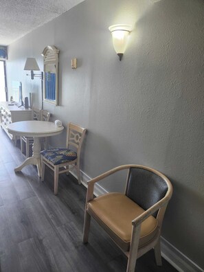 Interior - Spectacular Oceanfront Studio! Recently Renovated! Sea Mist 20902 (Myrtle Beach)