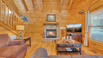 Smart TV, fireplace, video library, stereo