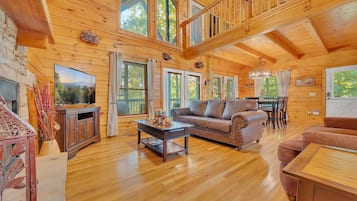 Smart TV, fireplace, video library, stereo