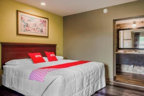Room, 1 King Bed, Non Smoking | Free WiFi, bed sheets
