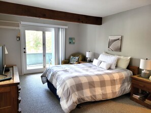 2 bedrooms, iron/ironing board, travel crib, free WiFi