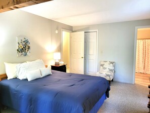2 bedrooms, iron/ironing board, travel cot, free WiFi