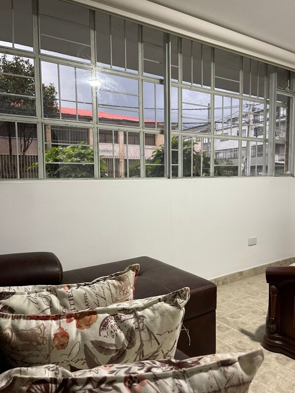 Interior - Box Parkway studio apartment (Bogotá)