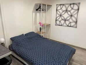 1 多间卧室、熨斗/熨衣板、WiFi、床单