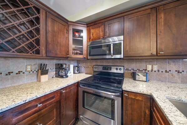 Fridge, stovetop